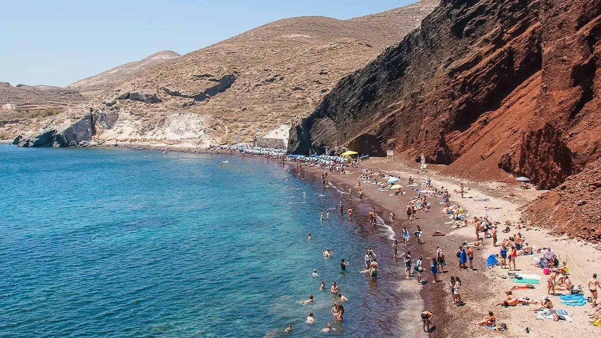 Greece increases the number of beaches where sunbeds are banned
