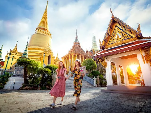 Thailand's foreign tourist arrivals drop by 2.9%