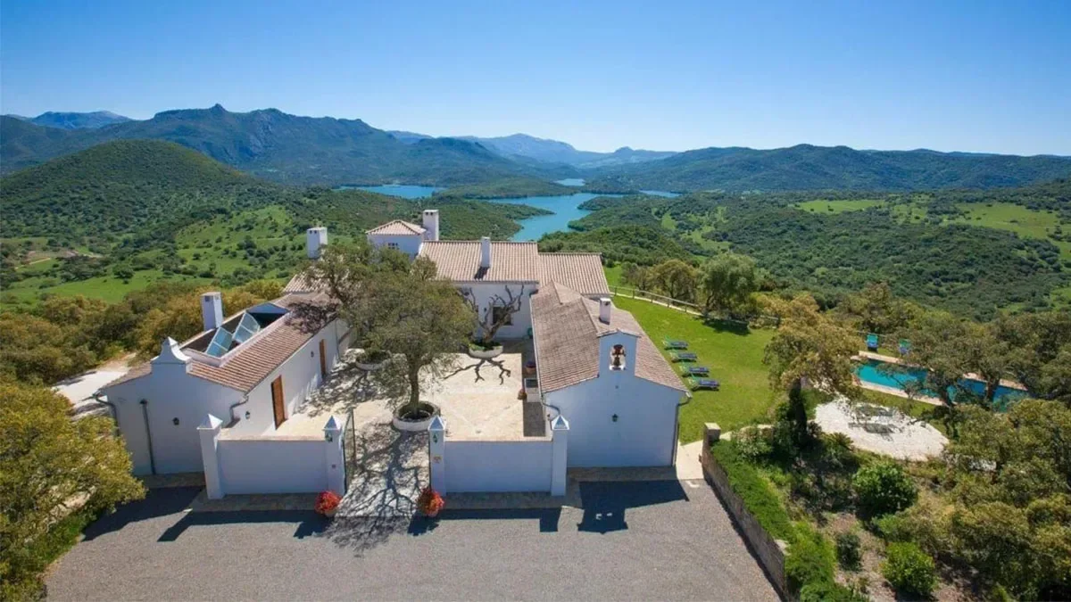 Jet2Villas puts hundreds of new villas on sale
