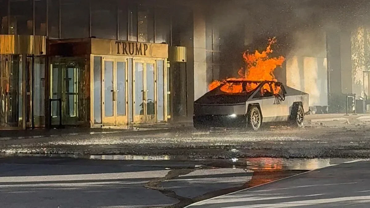 Tesla exploded in front of Trump's hotel: 1 dead, 7 injured