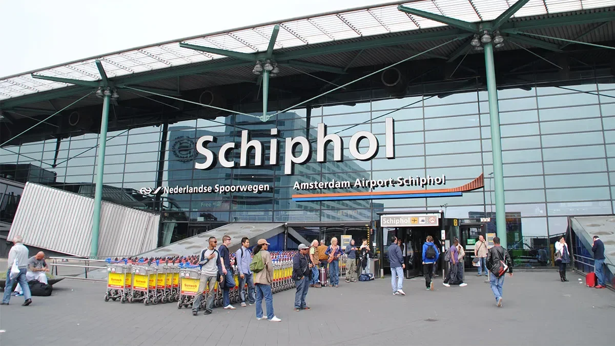 Approximately 500 flights canceled in the Netherlands due to snowfall