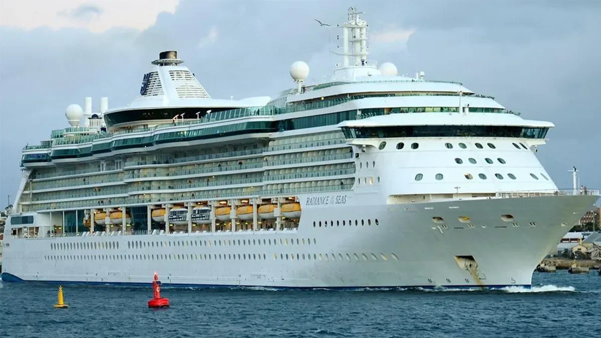 US cruise ship sickens 100 people with gastrointestinal illness