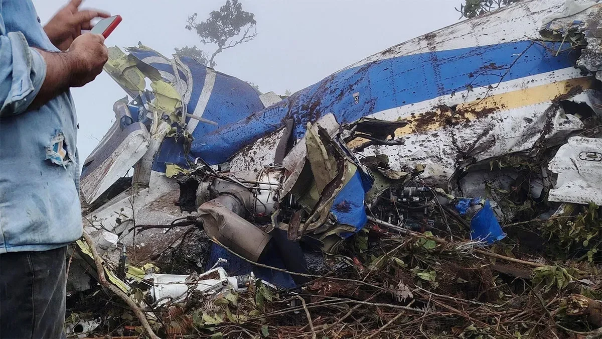 15 people were killed in a small plane crash in Colombia