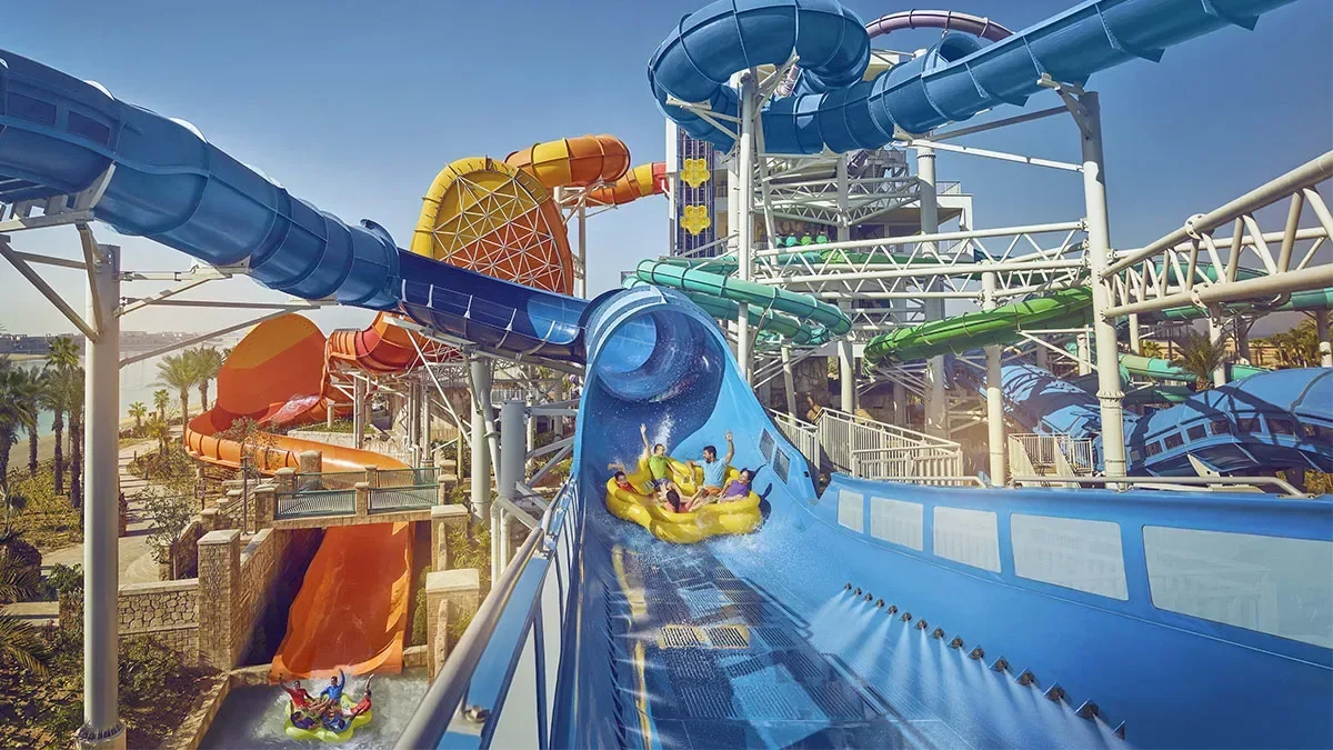 Emirates passengers will get free entry to the world's largest aquapark