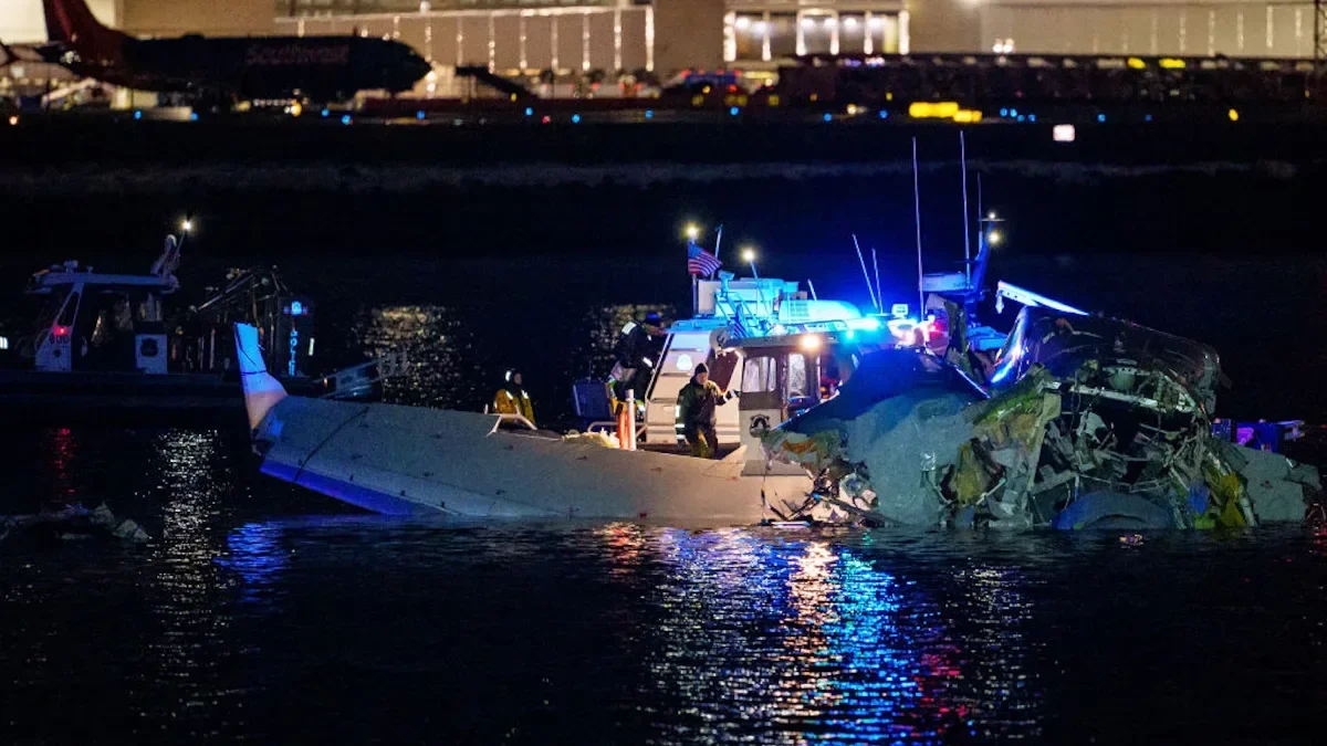 Passenger plane and military helicopter collide in the air in the US: 18 dead
