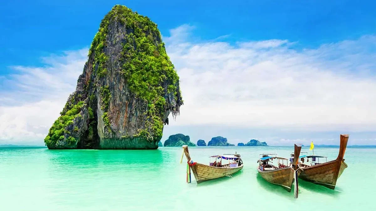 Tourists without money in their pockets will not be able to enter Phuket