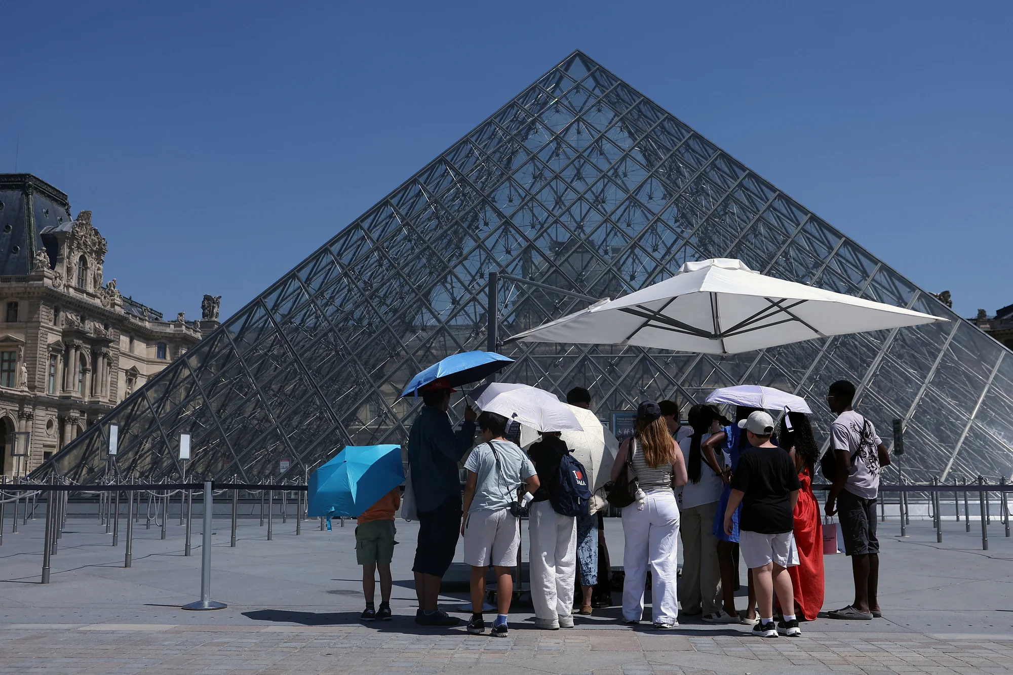 Record heatwave disrupts Europe as France warns death toll to rise