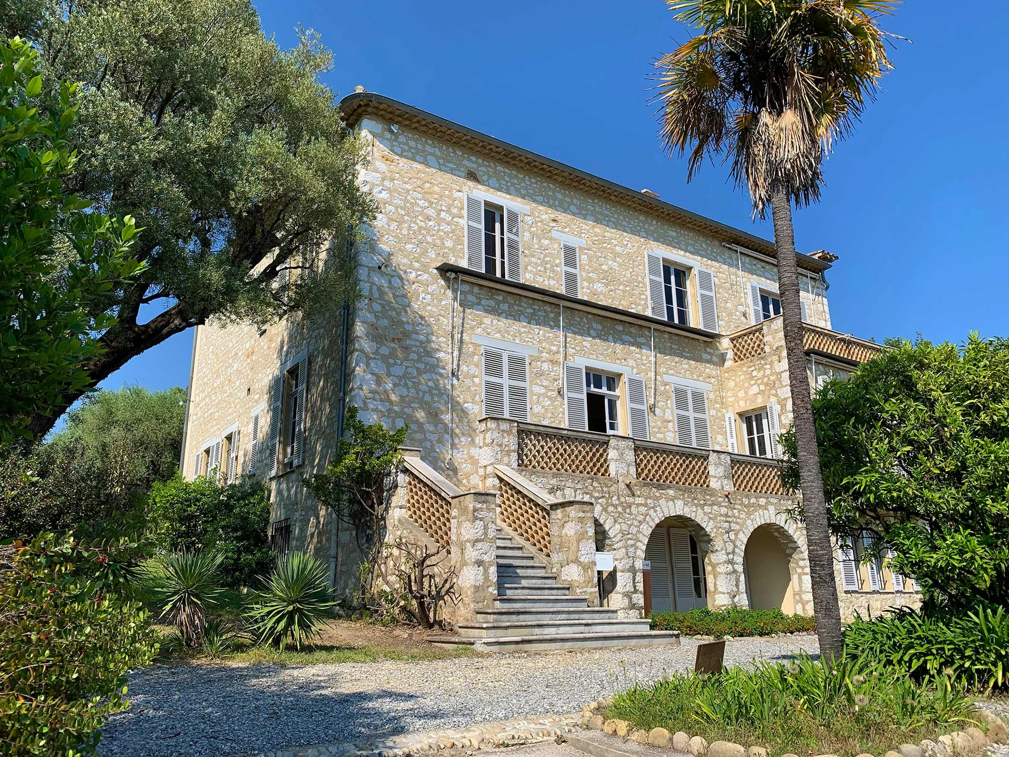 Robbery at the Renoir Museum in France: Artworks worth 9 million euros stolen