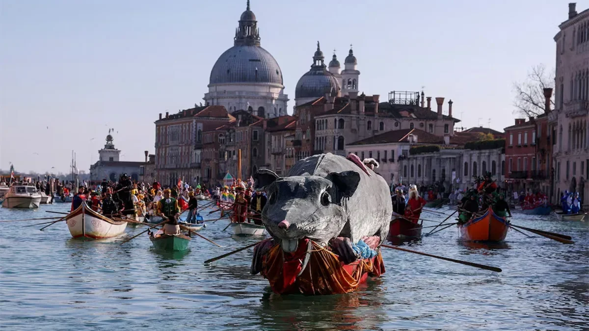 Europe loses hold on American tourists, woos Chinese, Indian travellers