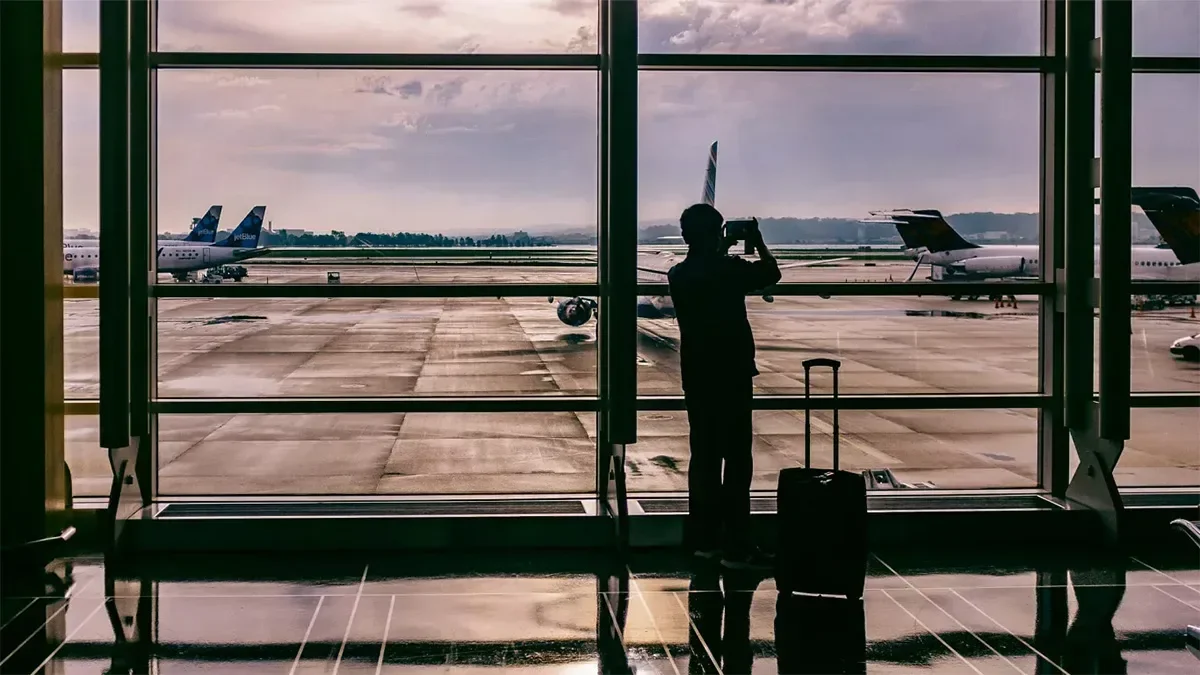 EU to ban airlines from charging extra for hand luggage