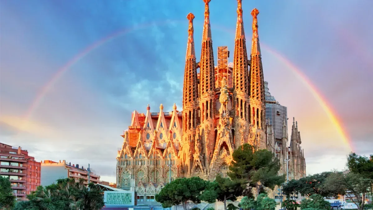 Spanish economy soars by 2.9% riding on crest of tourism wave
