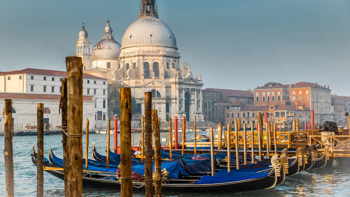 Venice considering raising tourist entry fee to $34