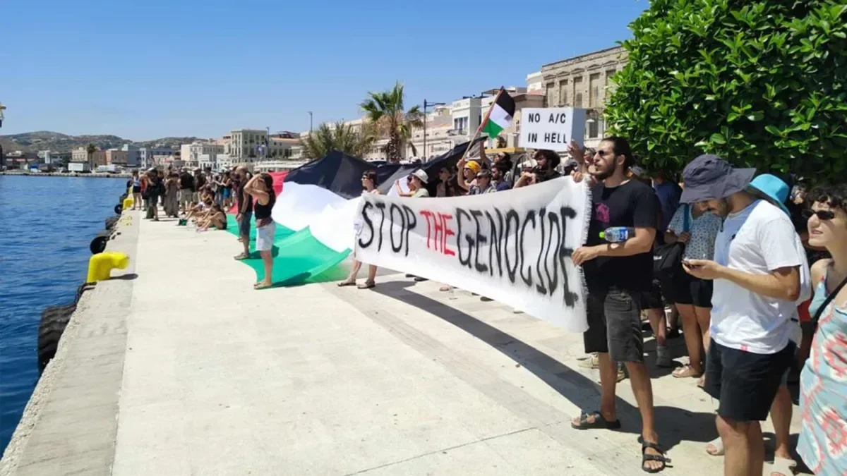 Israeli tourists were not allowed to land on the island of Syros