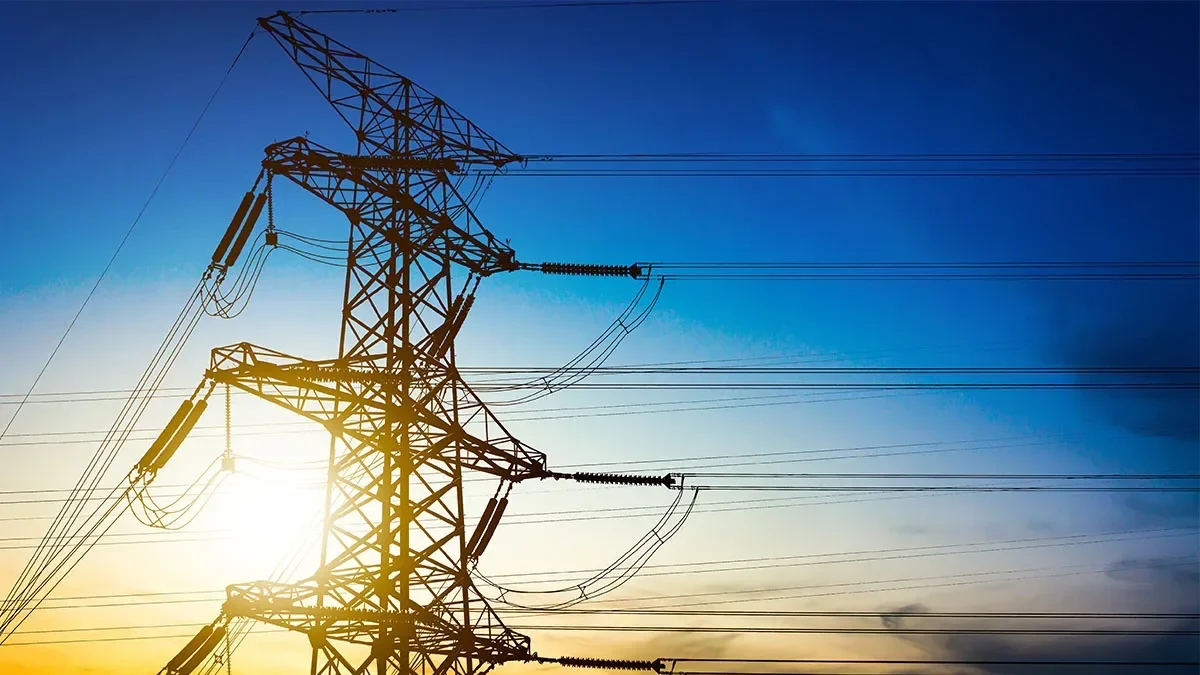 Spain and Portugal cut power, declare state of emergency
