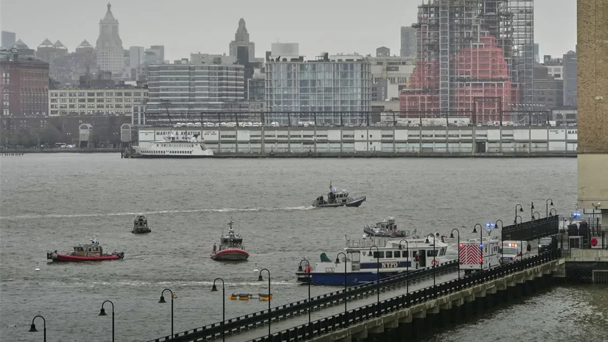 Helicopter with tourists on board crashed: 6 dead