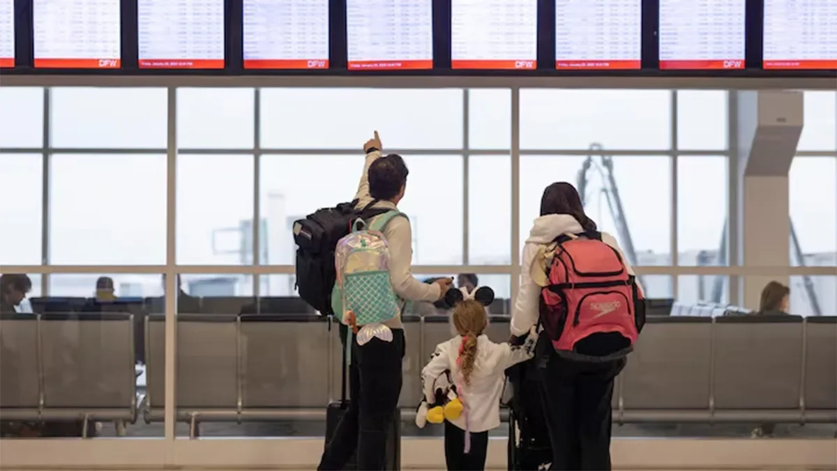 Winter storm snarls US travel, forces mass flight cancellations