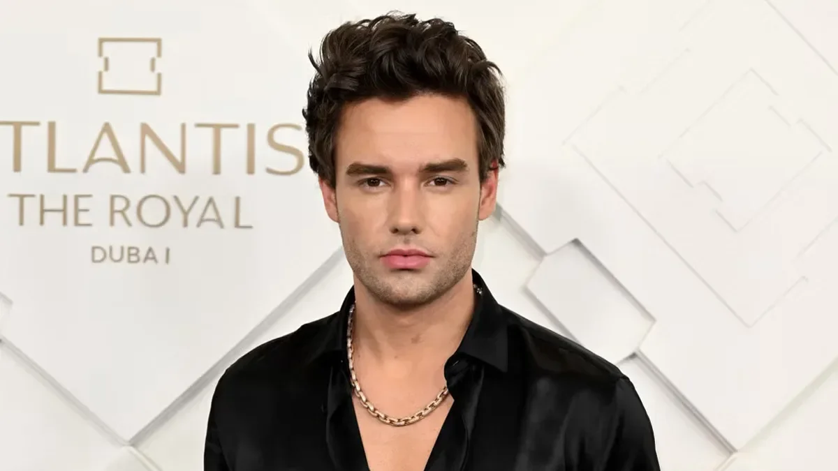 Famous singer died after falling from the balcony of his hotel