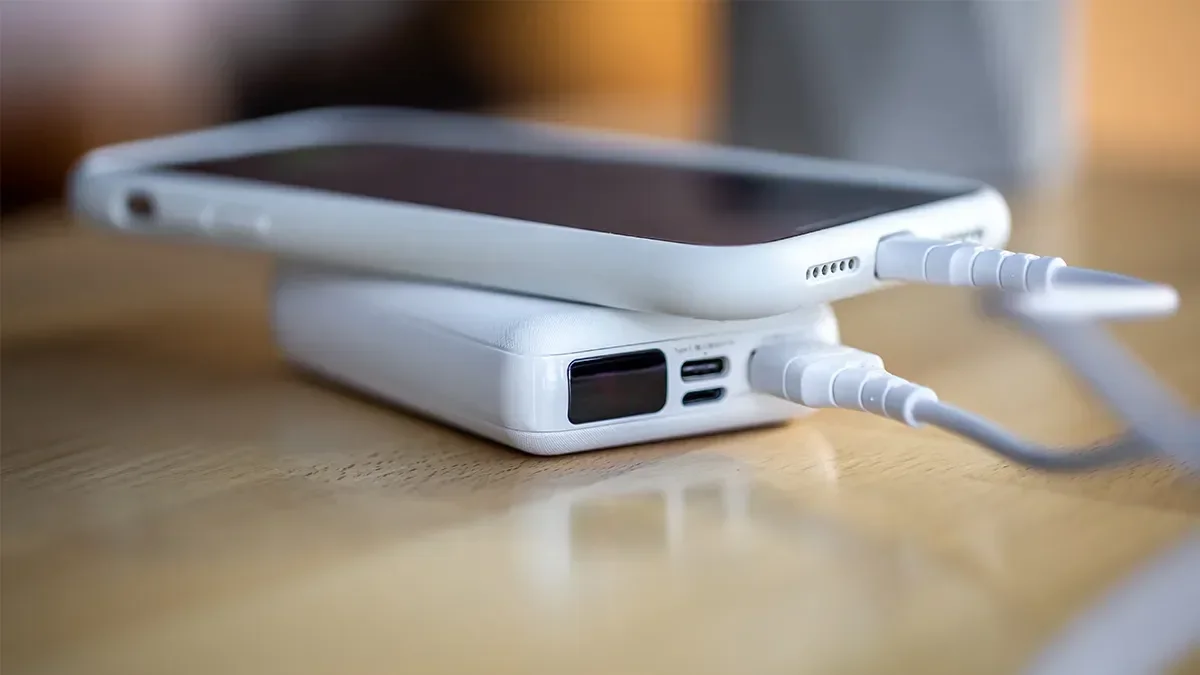Emirates bans use of power banks on aircraft