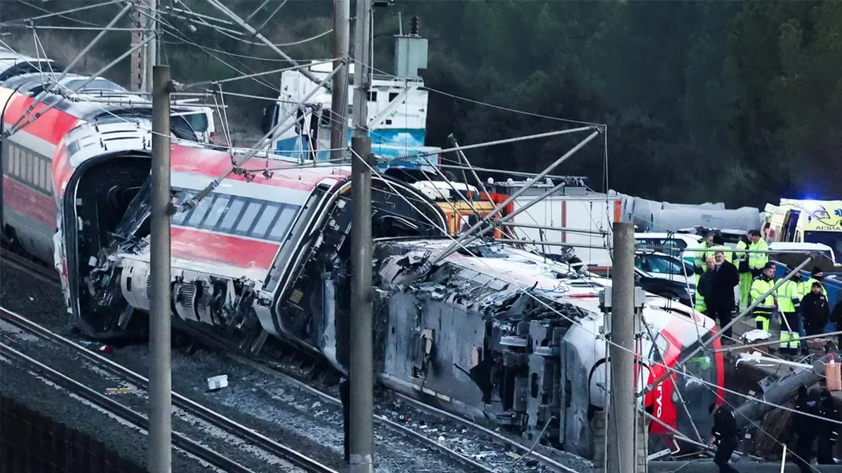 Train crash in Spain: 40 dead