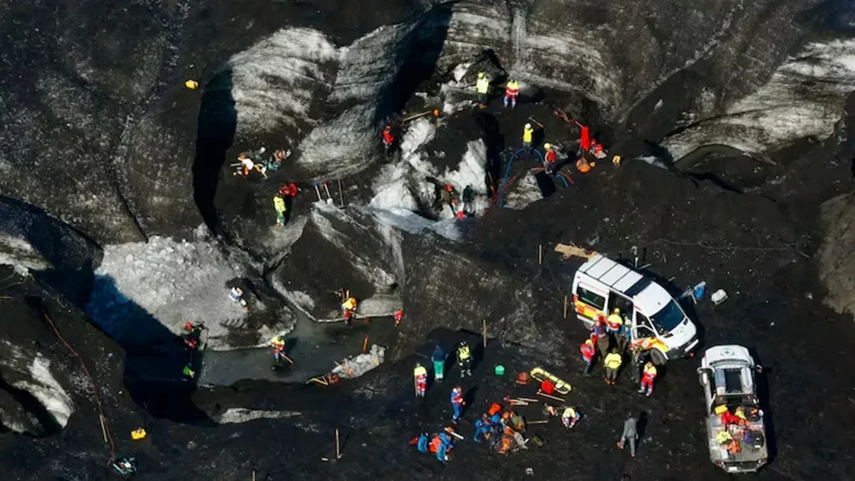 Glacier collapse in Iceland: 1 tourist dead, 2 missing