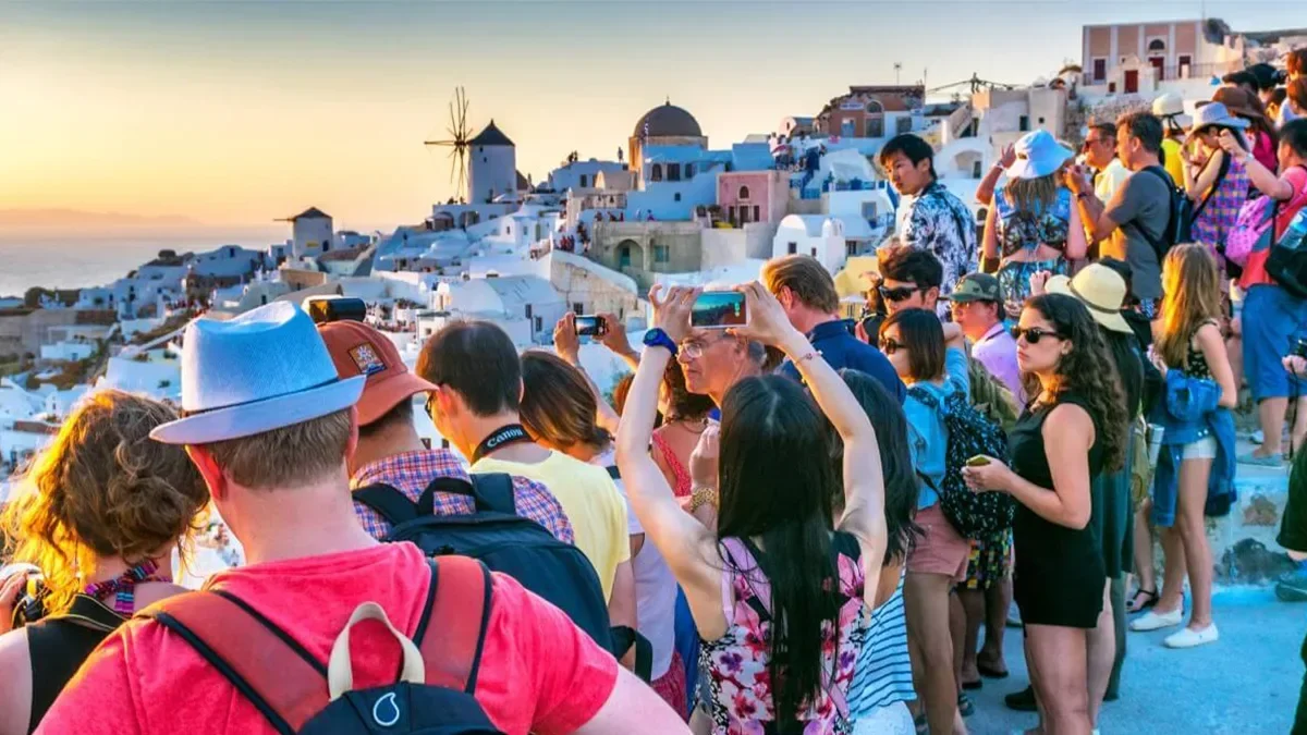 Santorini flooded with tourists