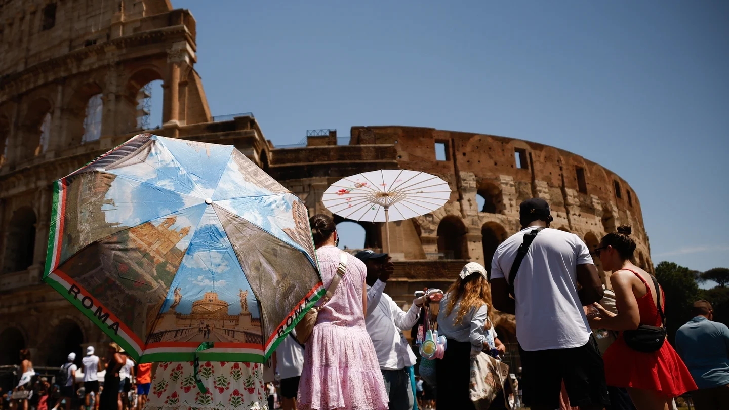 “Red alerts” issued in 8 cities in Italy due to extreme heat