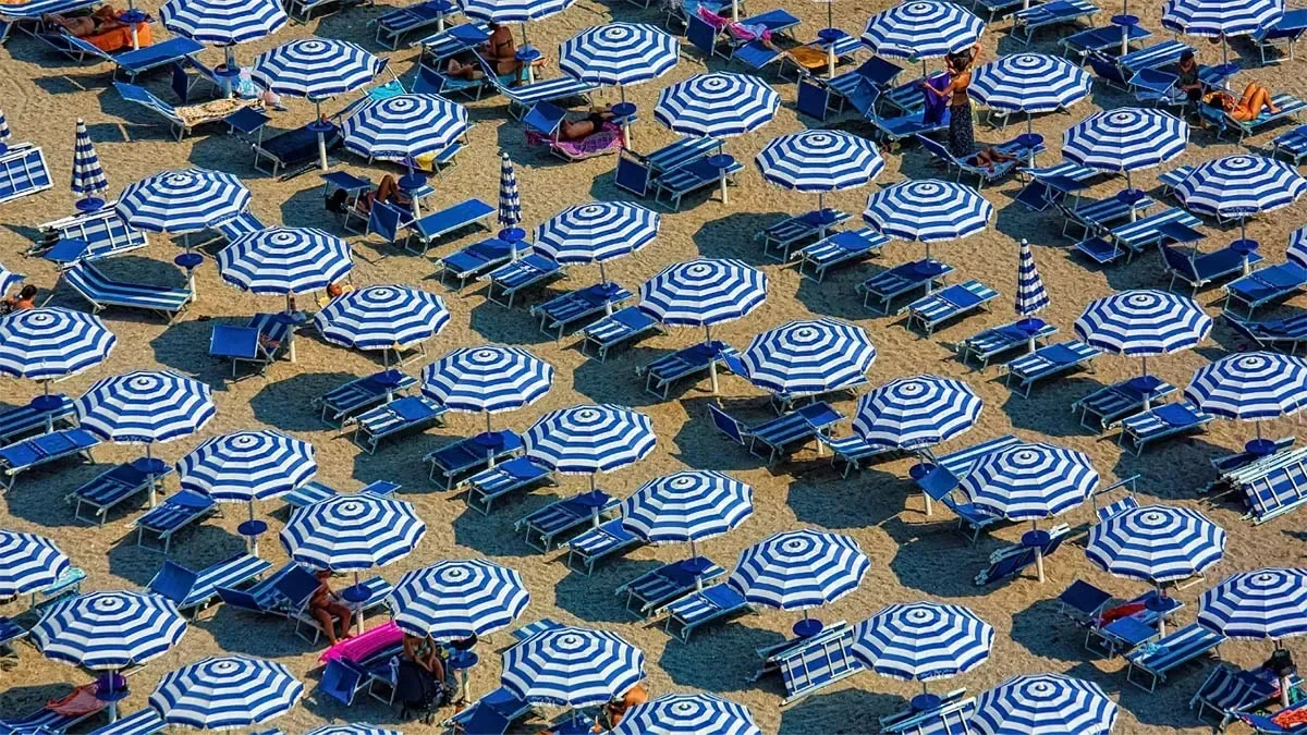 Why are Italians abandoning their beloved beach vacations?